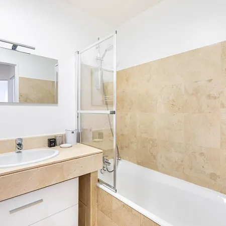 아파트 Guestready - Charming Family Duplex With A Terrace